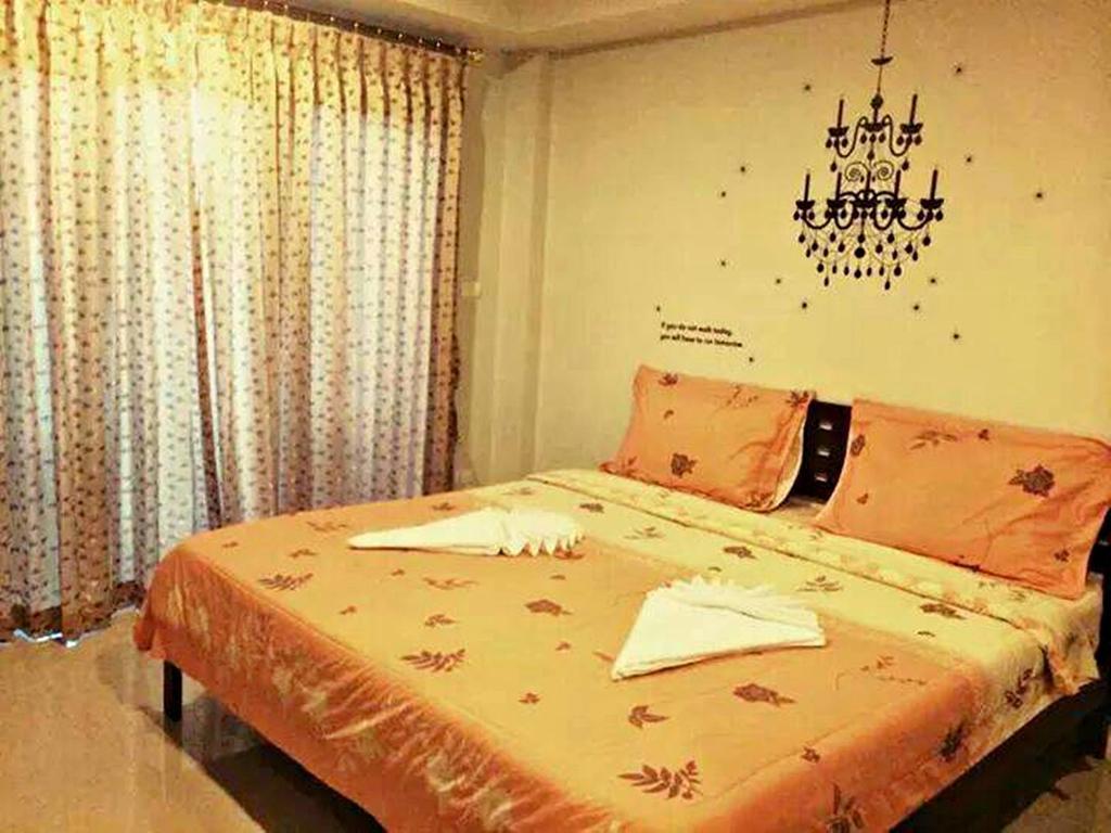 The Day Hotel Chonburi Phòng bức ảnh