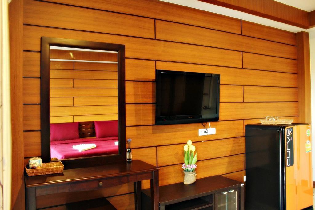 The Day Hotel Chonburi Phòng bức ảnh
