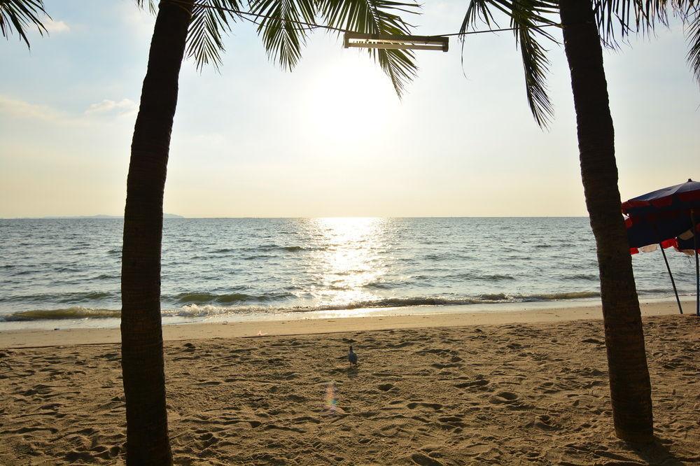 The Day Hotel Chonburi Ngoại thất bức ảnh